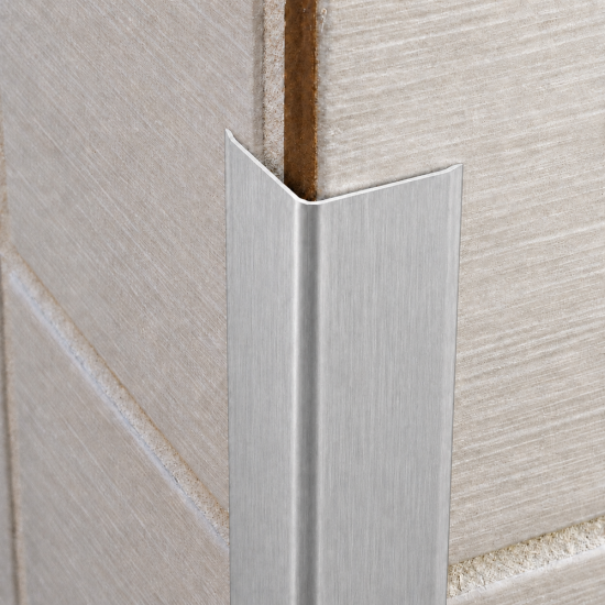 Cornier din aluminiu eloxat - argintiu periat