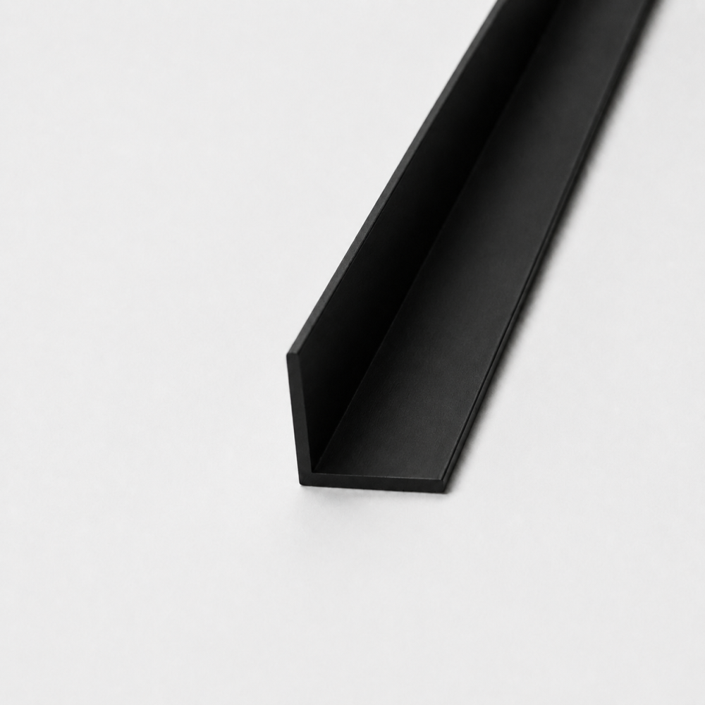 Cornier din aluminiu cu laturi egale - negru